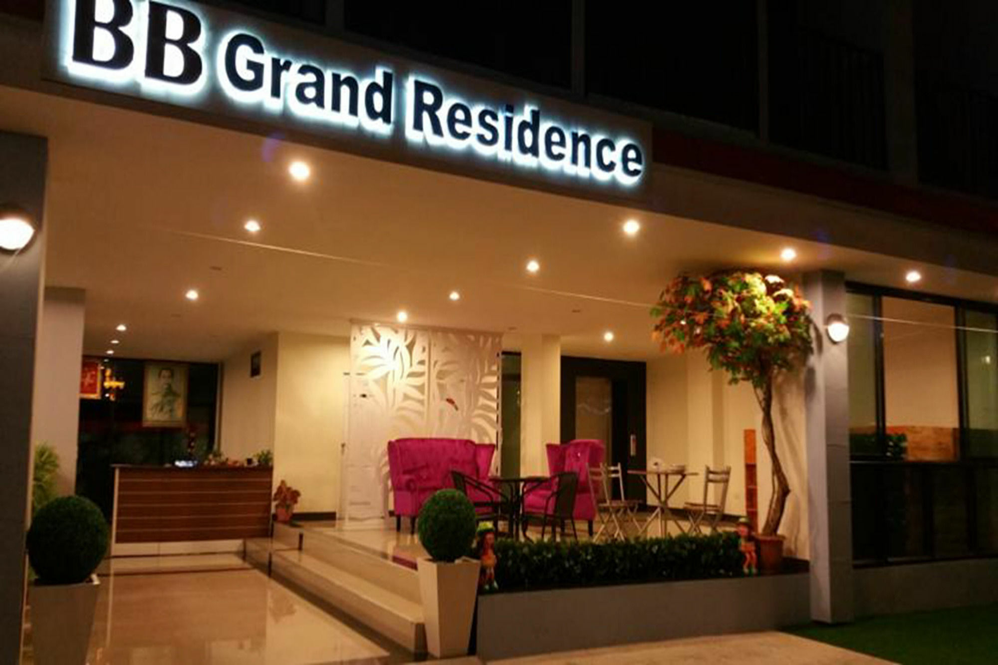 Bb Grand Residence Патая Екстериор снимка
